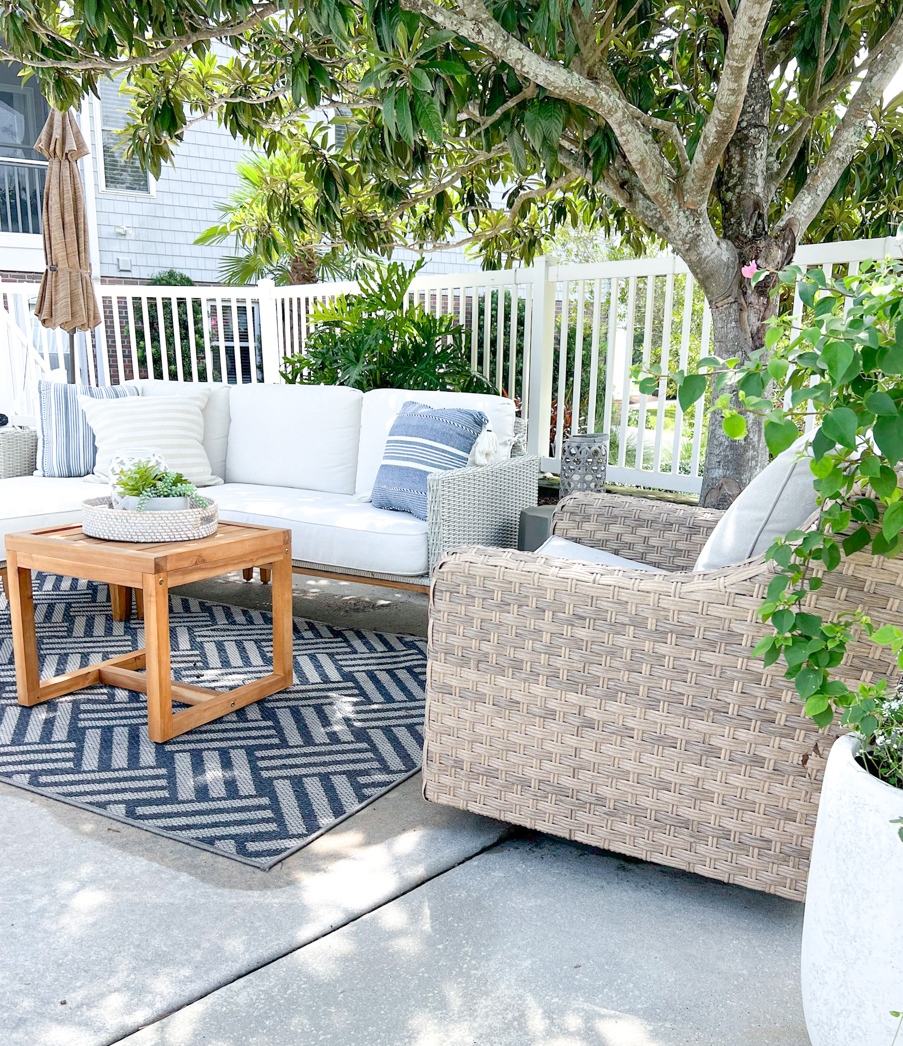 How to Mix and Match Outdoor Furniture Like a Pro - CASS Design Co.